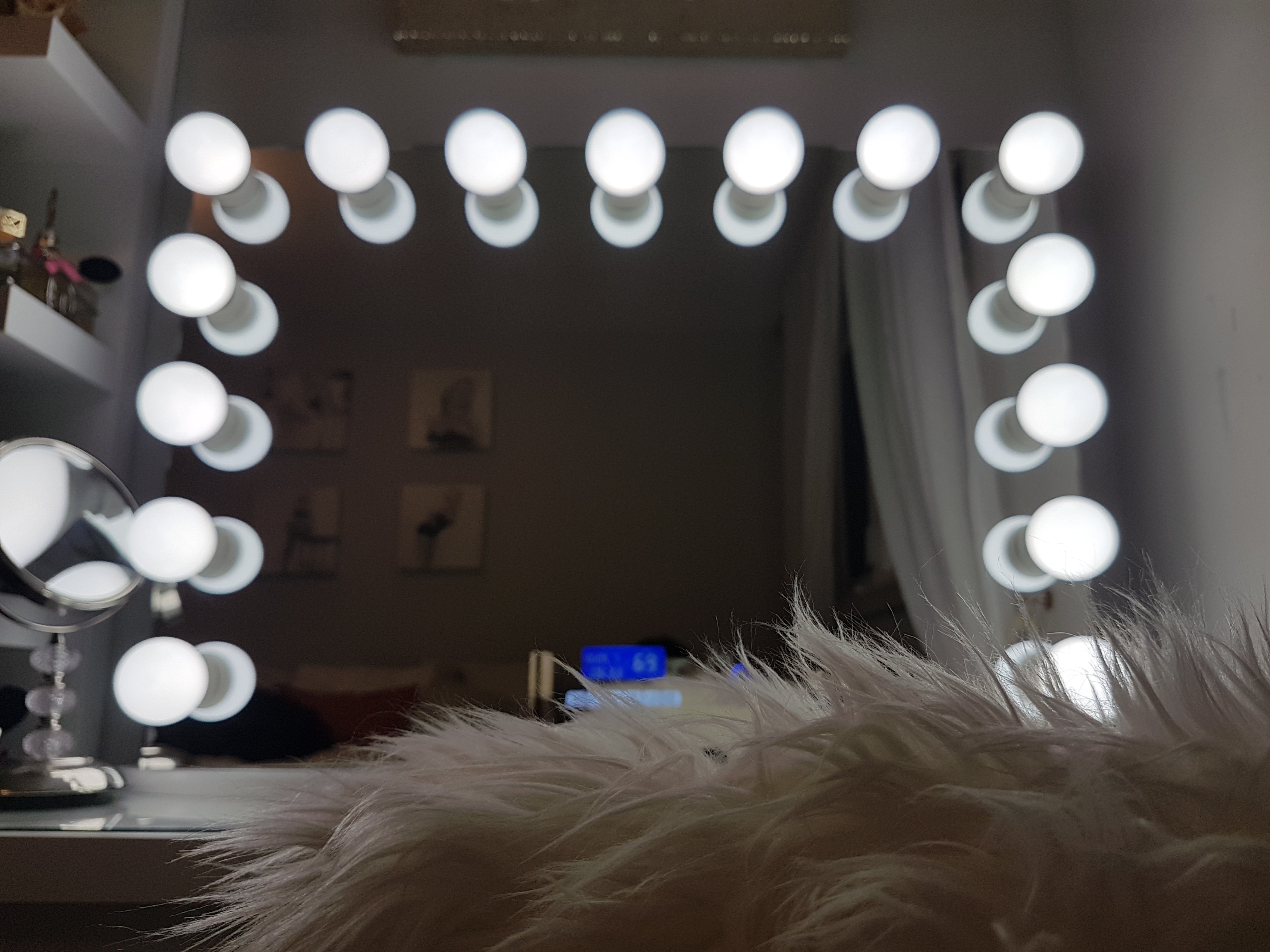 The Magnificent Zeeba Hollywood Mirrors (With Bluetooth)