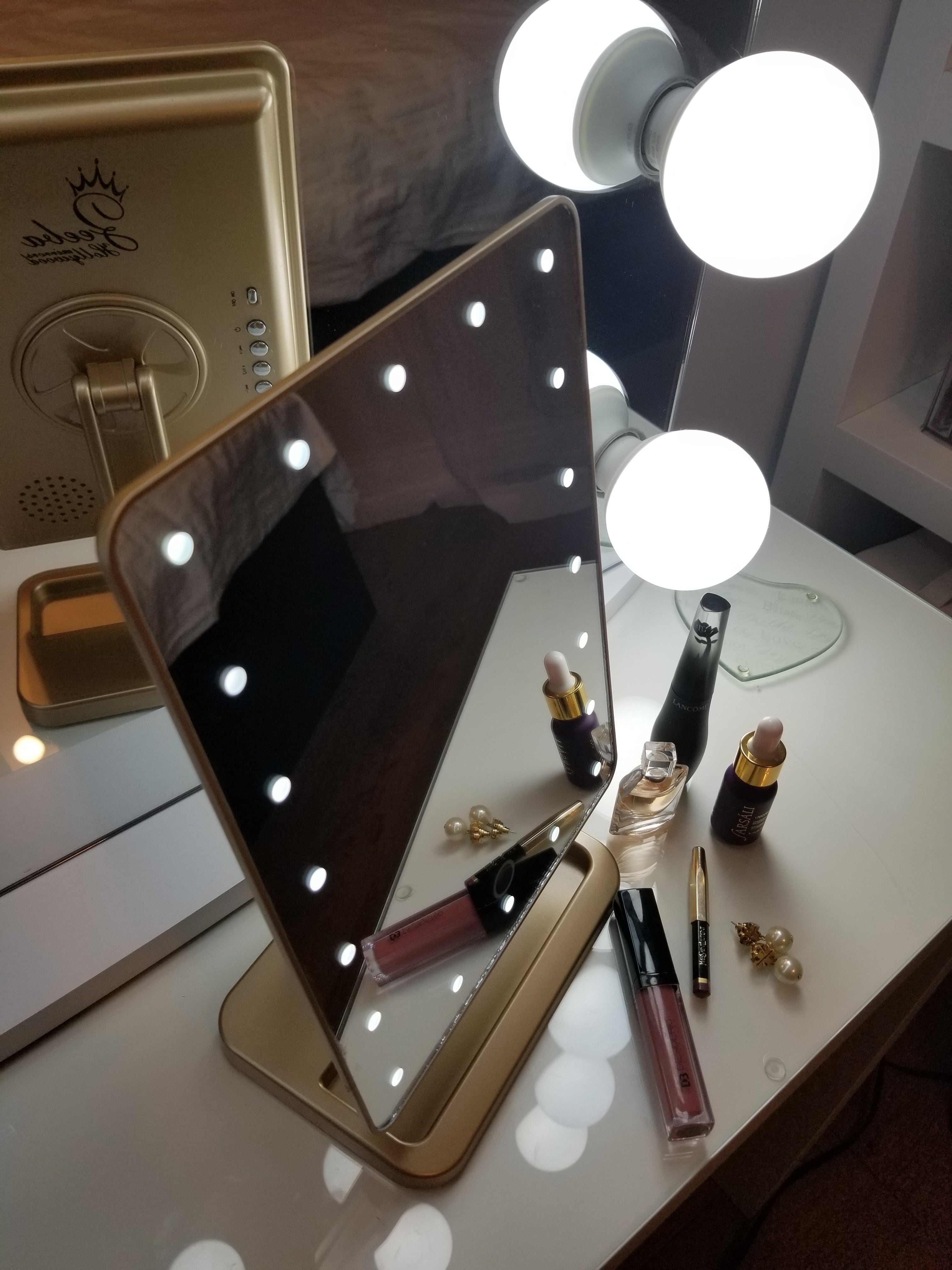 Travelling LED mirror (Bluetooth)